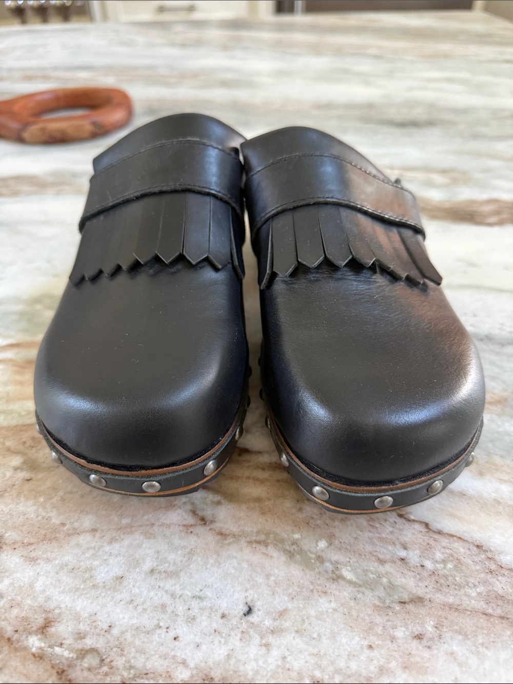 NWOT Women’s SZ9 KELSI DAGGER Brooklyn black leather studded clogs - Picture 6 of 9